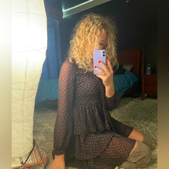 Dress - Picture 7 of 7